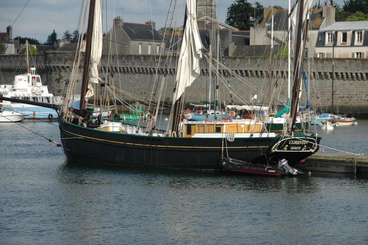 Votre Vue, La Mer, Les Bateaux !!! Wir Sprechen Flieben Deutsch, Touristentipps, We Speak English كونكارنو المظهر الخارجي الصورة